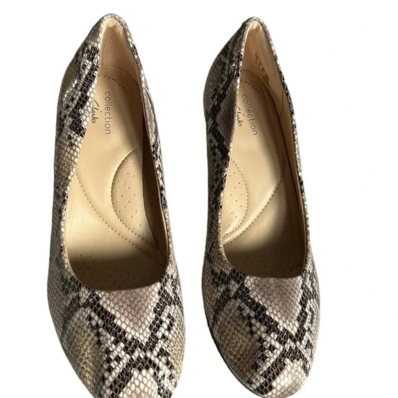 Clarks AMBYR JOY PUMP size 7 . Super comfortable 3” pump heels with animal print - Picture 9 of 12